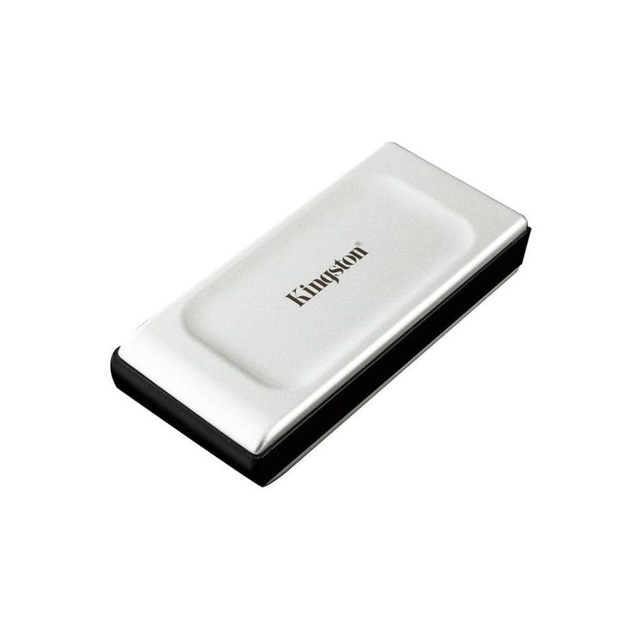 Kingston XS2000 ekstern bærbar SSD i sort lommestørrelse med gummihylster
